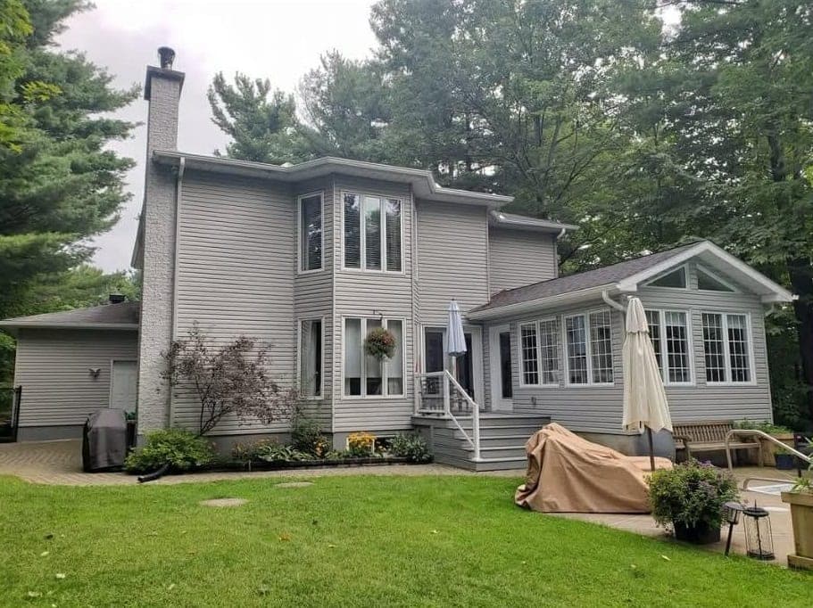 Exterior siding and trim — Dollard-des-Ormeaux